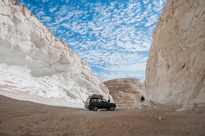 2-Day Black & White Desert, Crystal Mountain, option Pyramid tour - What the $120 price really covers
