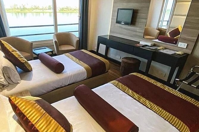 4 Days 3 Nights Cruise Aswan To Luxor, Abu Simbel and Air Balloon - Day 2: Abu Simbel takes stamina, but rewards the effort