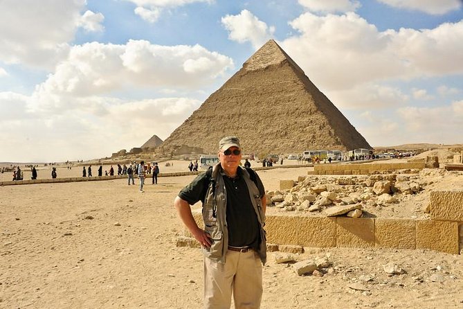 4-Hours Private Guided Tour to Giza Pyramids, Sphinx and The Valley Temple - Why a private Giza visit can make sense