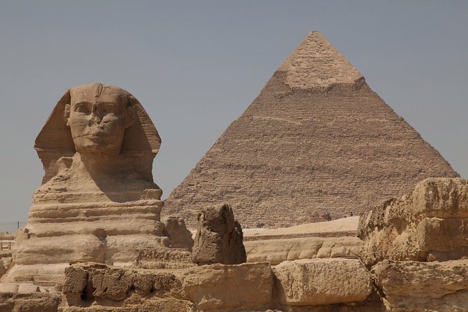 4 Hours private tour to Giza pyramids Sphinx - What the private guide adds