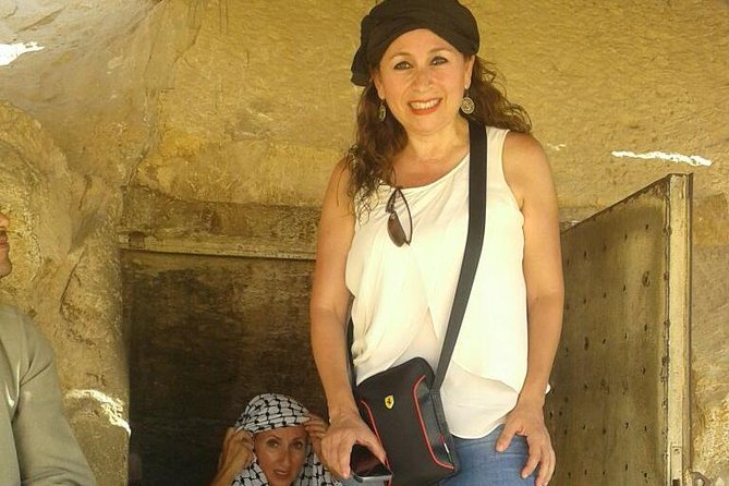 8-Hour Private Guided Tour to Giza Pyramids Memphis and Saqqara from Cairo - Saqqara shows Egypt before Giza