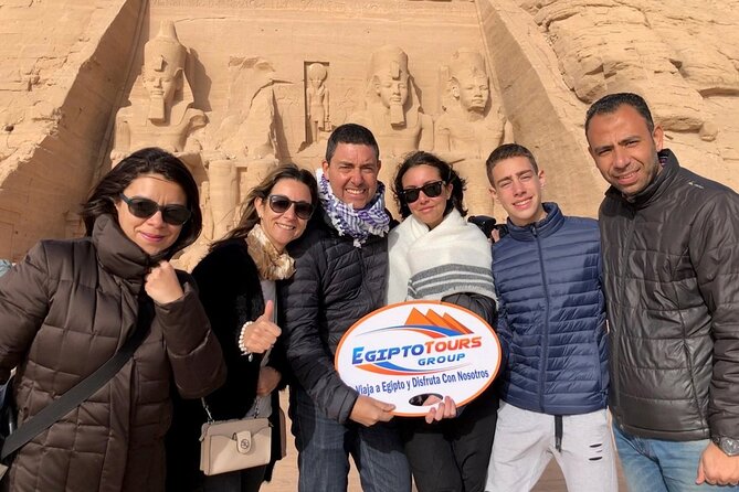 All Inclusive Day tour 8hrs Pyramids, Egyptian Museum and Khan Al-Khalili bazaar - Meeting the Great Sphinx and stopping for lunch
