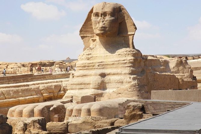 All Inclusive: Day Tour to Giza Pyramids, Saqqara and Dahshur - The Sphinx: a short stop with a big presence