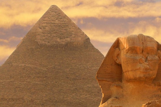 All Things To Do At Giza Pyramids , Sphinx - Menkaure adds scale to the story