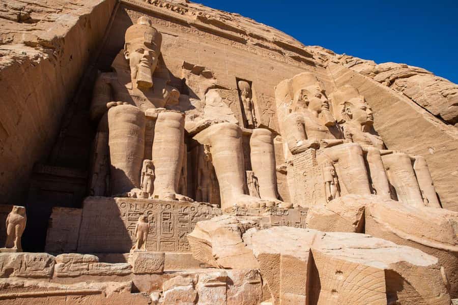Aswan: Abu Simbel Group Tour with Guide and Entrance Fees - The drive to Abu Simbel