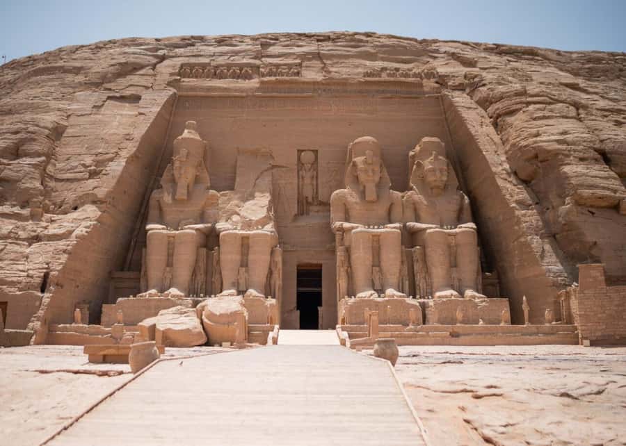 Aswan: Abu Simbel Group Tour with Guide and Entrance Fees - Leaving Aswan before sunrise