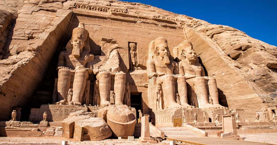 Best Private Day Trip To Abu Simbel From Aswan - Lunch, water, and the small comforts