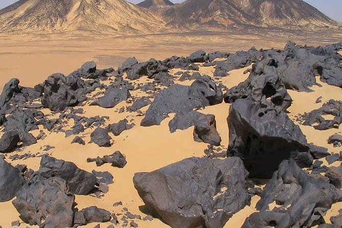 Black and White Desert and Bahariya Oasis Tour 2 Days 1 Night - Why the White Desert overnight stop matters