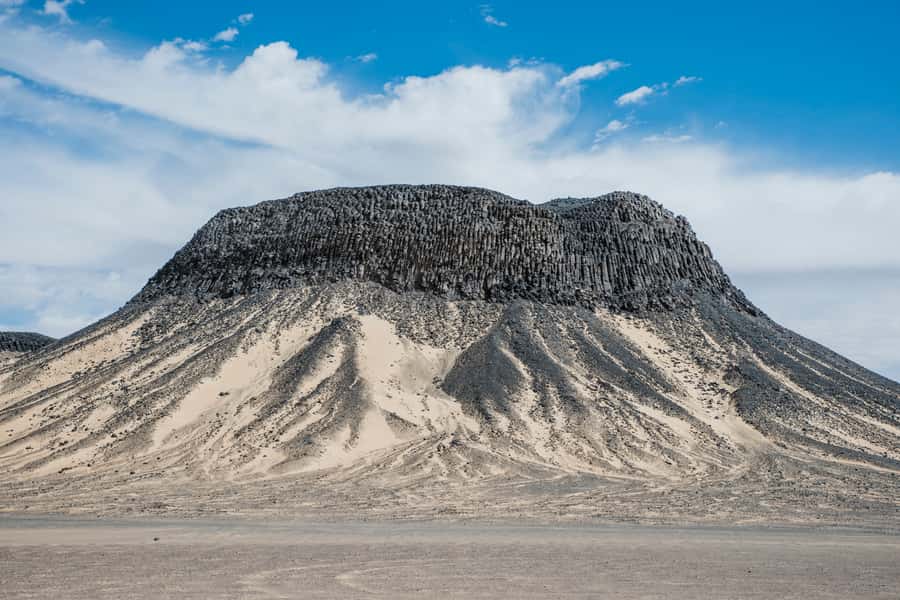 Cairo: 2-Day Bahariya Oasis Camp and Desert Tour - Breakfast and English Mountain’s wartime view