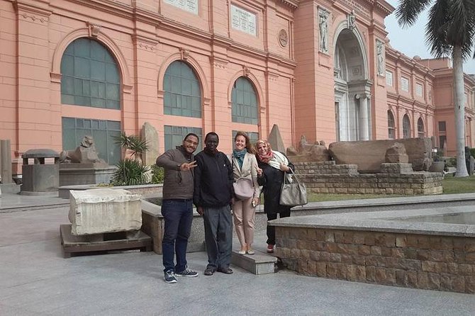 Cairo 8 Hour Private Tour Giza Pyramids, Egyptian Museum & Bazaar - Khafre and Menkaure in shorter visits