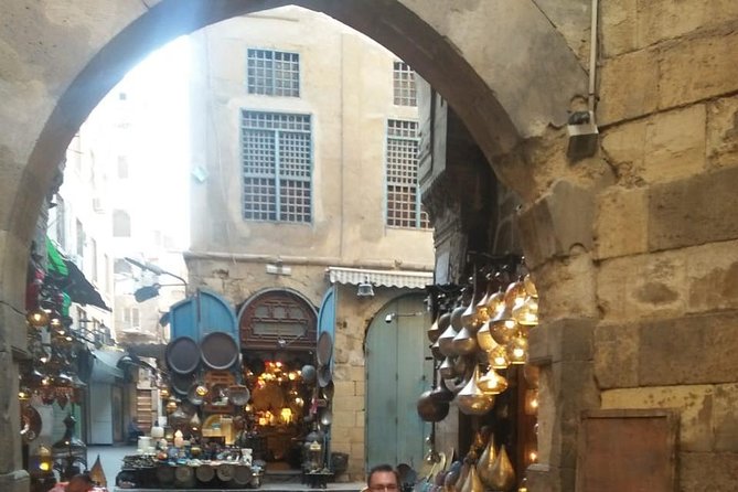 Cairo 8 Hour Private Tour of Pyramids, Egyptian Museum and Bazaar - The guides shape the entire experience
