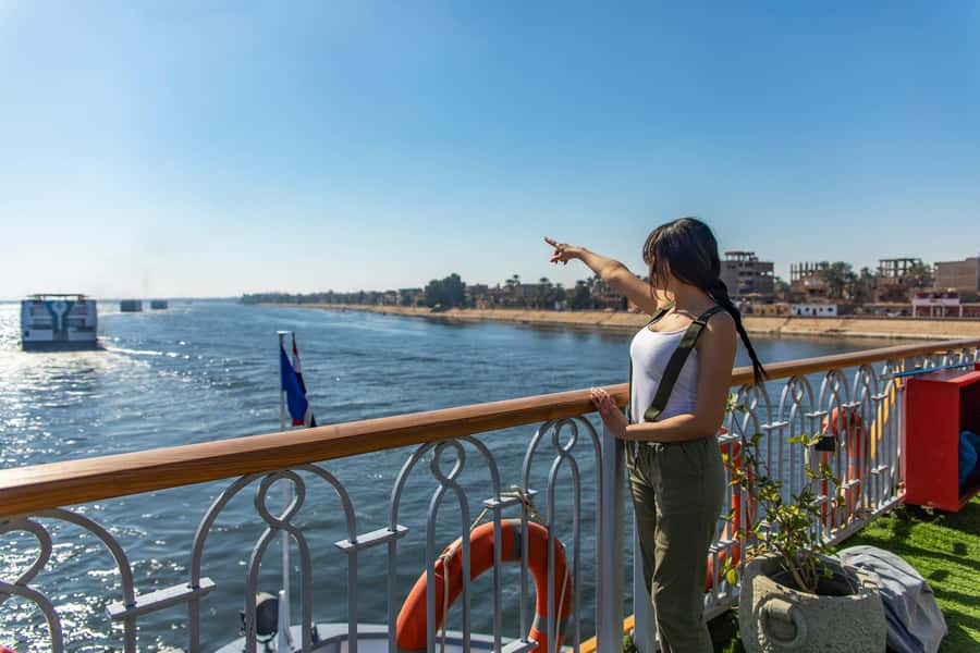 Cairo: 9-day Egypt Private Tour with Flights and Nile Cruise - Day 2: Alexandria’s catacombs, library, and sea fortress