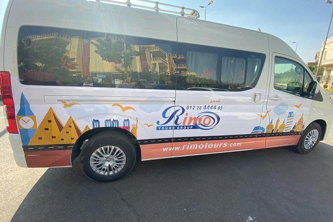 Cairo Airport Private Arrival/Departure Transfer to any address/hotel in Giza - What the airport pickup looks like