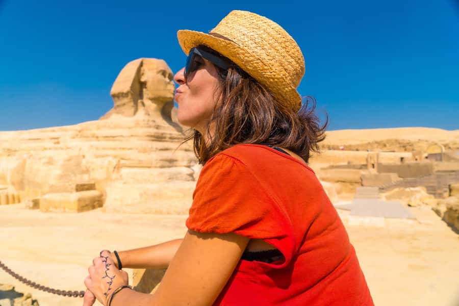Cairo: All-Inclusive Giza Pyramids & Egyptian Museum Tour - Taking the camel ride beyond the main viewpoint