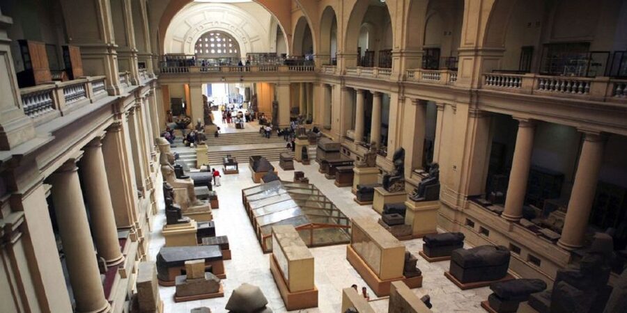 Cairo: All-Inclusive Giza Pyramids & Egyptian Museum Tour - Lunch with a pyramid view