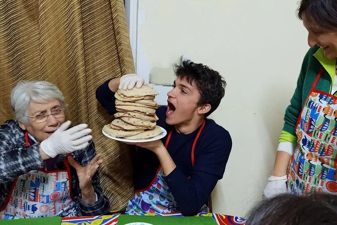 Cairo Cooking Class with an Egyptian Family - Entering Cairo home life in Shobra