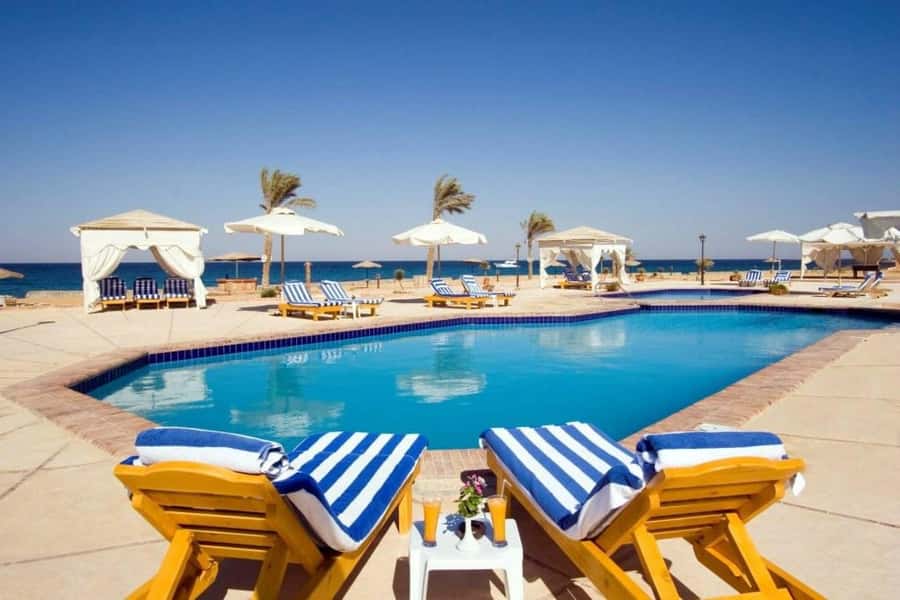 Cairo: Day Tour to the Red Sea with Lunch - What the beach and hotel are really like