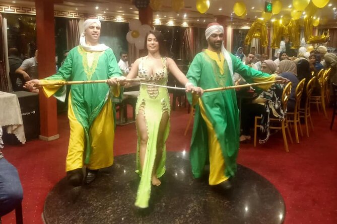 Cairo Dinner Cruise in Nile River With Belly Dancer & Tanora show - The buffet: plenty of choice, uneven execution