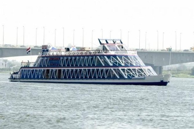 Cairo dinner Cruise with Belly dancer show - Buffet dinner with Egyptian and international choices