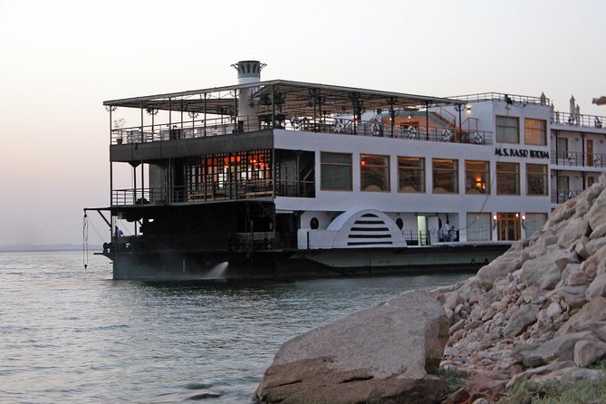 Cairo dinner Cruise with Belly dancer show - What the $100 price covers