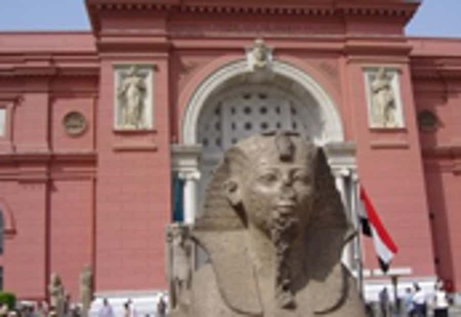 Cairo: Egyptian Museum 4-Hour Private Tour with Transfer - Key points at a glance
