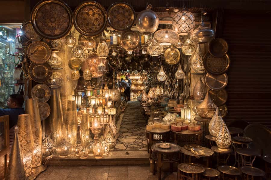 Cairo: Egyptian Museum, Pyramids & Bazaar Tour - Transport, pickup, and the Cairo traffic factor