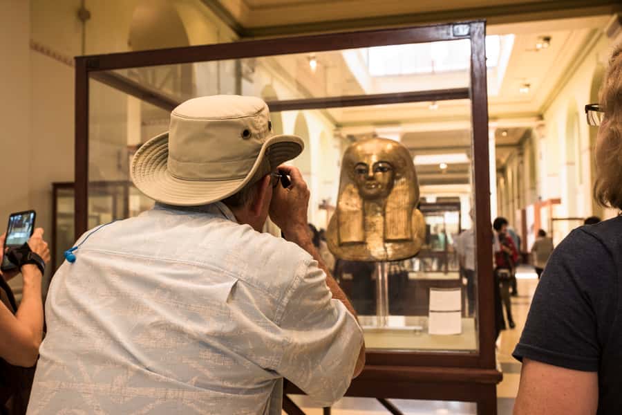 Cairo: Egyptian Museum, Pyramids & Bazaar Tour - The Giza Plateau, camels, and extra activities