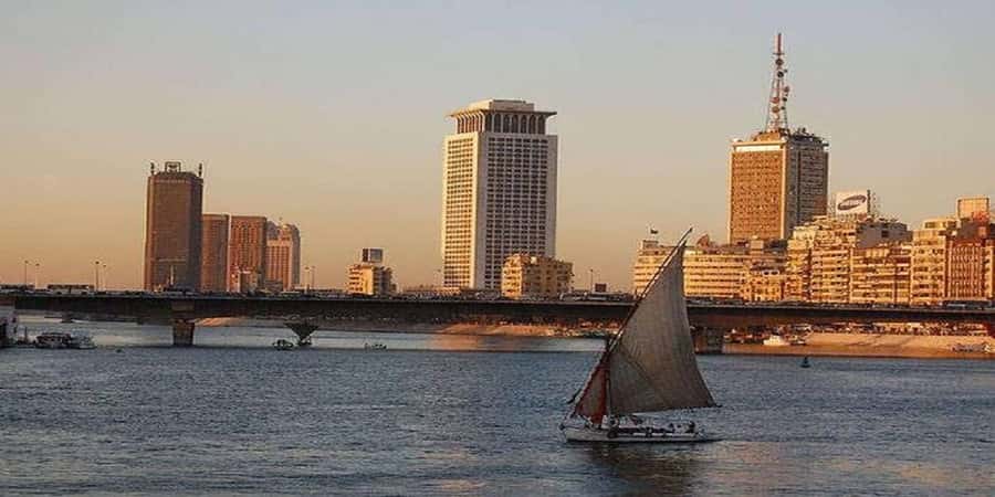 Cairo: Felucca ride on The Nile River with Meals - Leaving Cairo’s traffic for the Nile