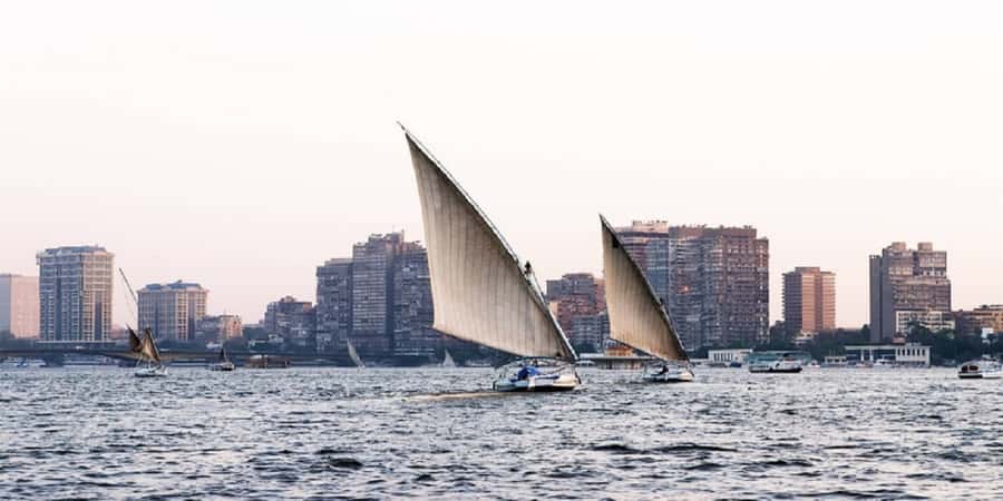 Cairo: Felucca ride on The Nile River with Meals - How the staff shape the evening