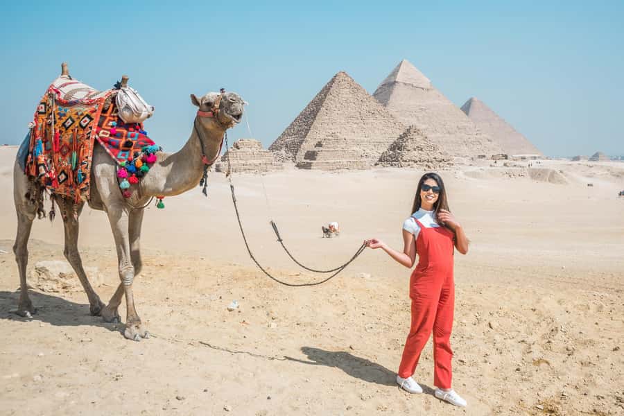Cairo: Female-Guided Pyramids, Sphinx & Museum City Tour - The panoramic viewpoint and optional camel ride
