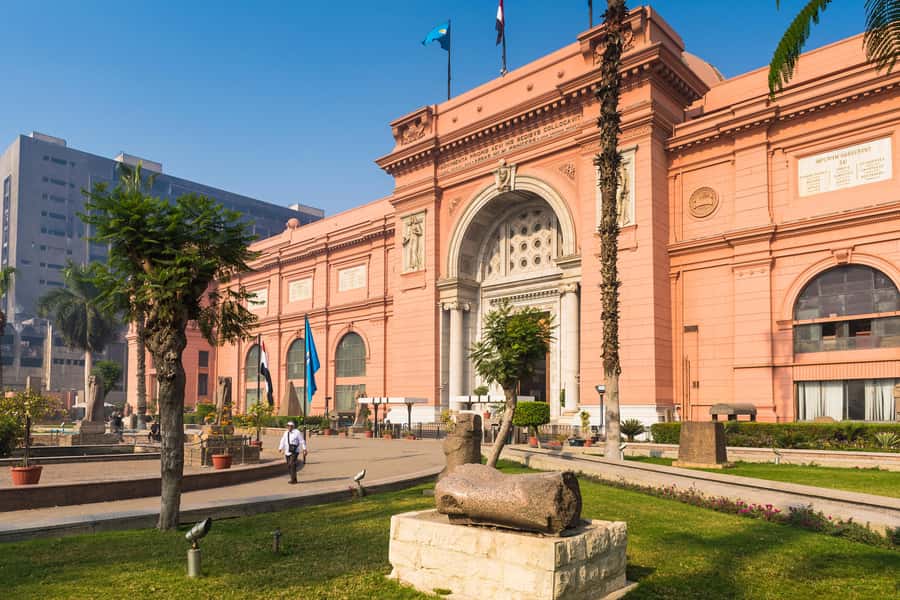 Cairo: Female-Guided Pyramids, Sphinx & Museum City Tour - Khan el-Khalili for the final taste of old Cairo