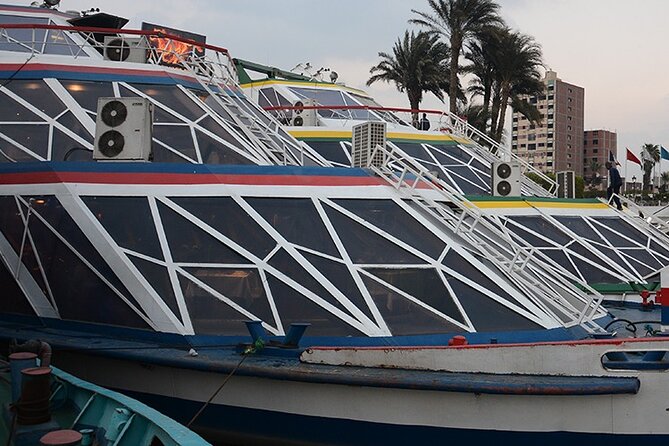 Cairo/Giza: Nile Sunset, Dinner Cruise, Show & Private Transfer - What this Nile dinner cruise actually offers