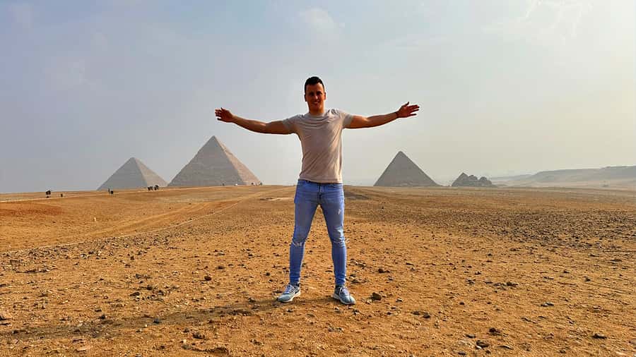Cairo: Giza Pyramids, Egyptian Museum & Nile Dinner Cruise. - A long Cairo day that puts the pyramids first