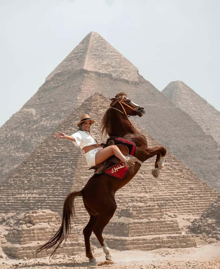 Cairo: Giza pyramids, Sphinx, and Great Pyramid Tour - From Cairo hotel pickup to the pyramid gates