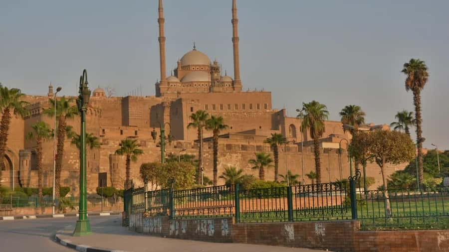 Cairo/Giza: Saladin Citadel, Egyptian Museum, & Bazaar Tour - Khan El Khalili Bazaar: shopping with a sense of place