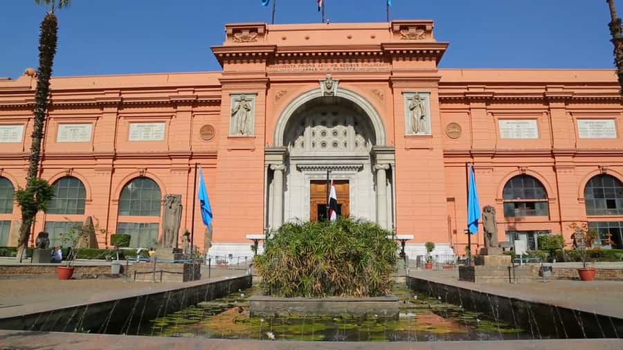 Cairo: Great Pyramids of Giza and Egyptian Museum Tour - Hotel Pickup Makes a Busy Morning Easier