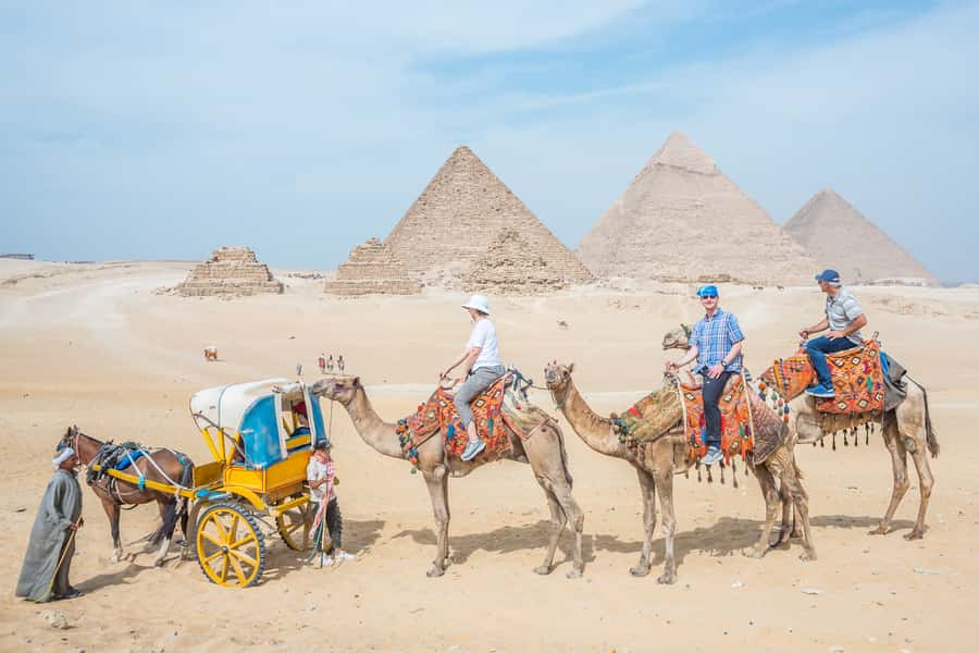 Cairo: Half Day Pyramids Tour by Camel or Horse Carriage - Who should book this Giza tour