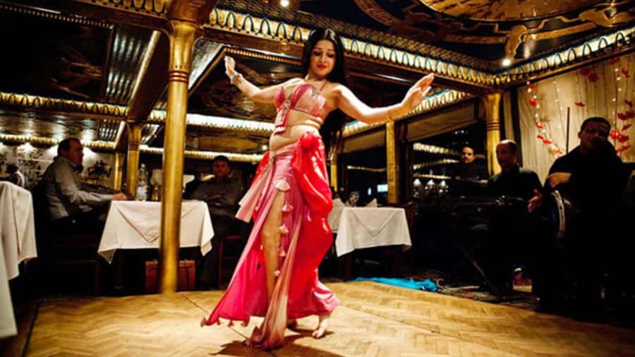 Cairo: Nile Maxim Luxurious Dinner Cruise with Dance Show - The dinner: Egyptian flavors with plenty of choice