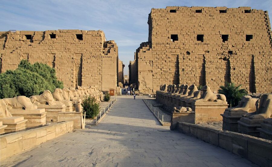 Cairo: Private Luxor Day Tour with Entrance fees by Flights - Guides and drivers make or break the long day