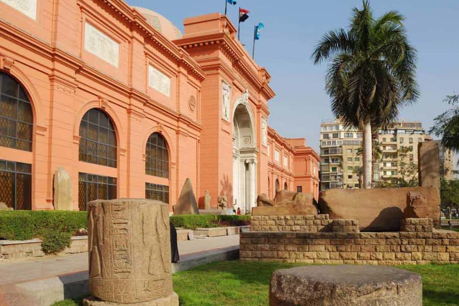 Cairo: Private Pyramids, Museum & Bazaar Tour with Lunch - Lunch: a useful pause in the middle of a long day