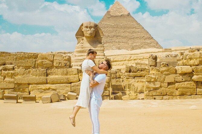 Cairo: Pyramids, Bazaar, Lunch with Female Guide - The Pyramids of Giza, three royal monuments in one stop