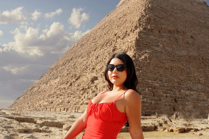 Cairo: Pyramids, Bazaar, Lunch with Female Guide - Giza bazaars, souvenirs, and a taste of local commerce