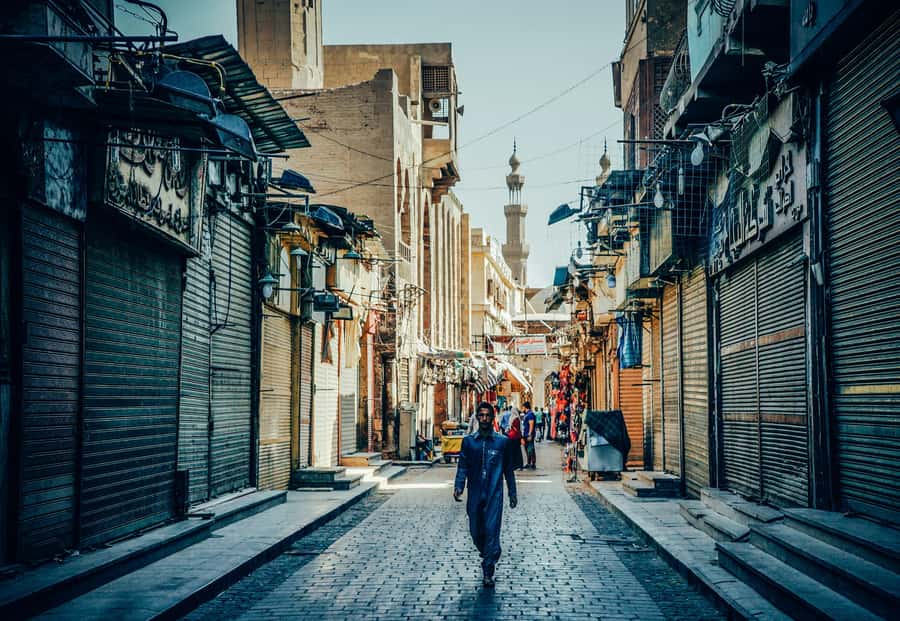 Cairo: Sunset Felucca Ride and Food Tour With Private Guide - From the river to Talaat Harb Square