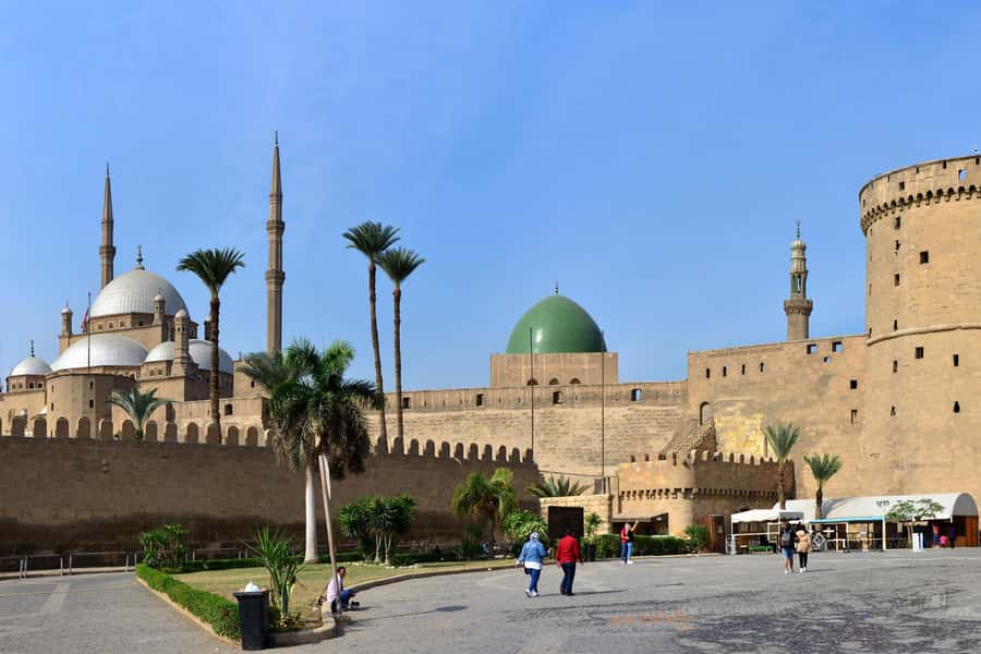 Cairo Tour To Egyptian Museum, Citadel & Khan Khalili Bazaar - Guides, languages, and the human side of the day