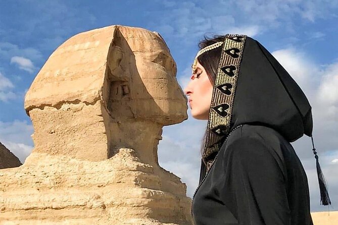 Cheap Private tour to Giza pyramids and the Sphinx - Guides, languages, and the pace of the visit