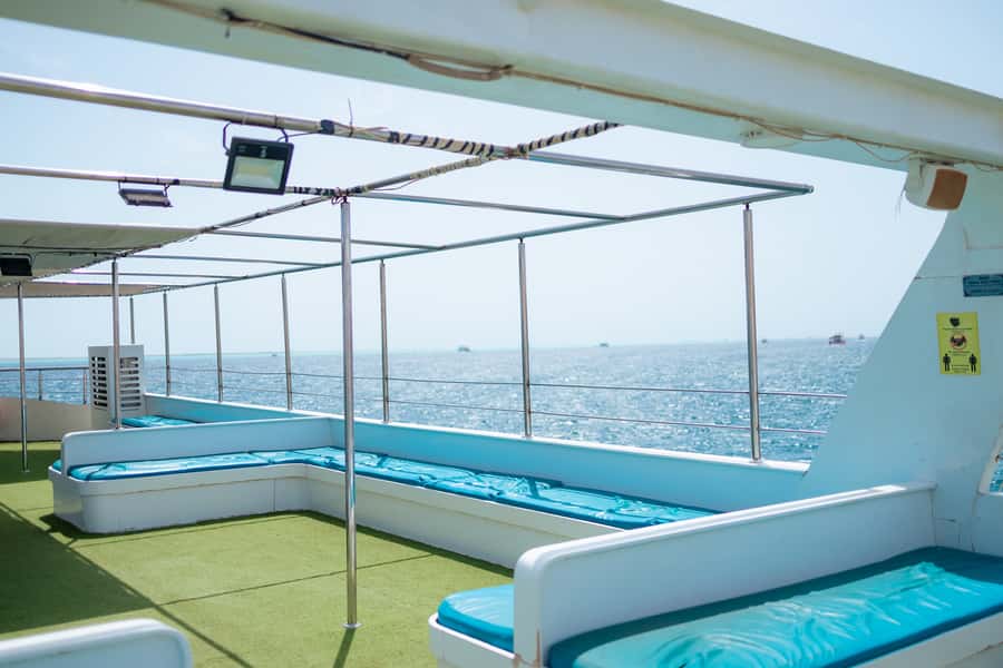 Conquest 2 Hour Semi Submarine with snorkeling from Hurghada - Who will get the most from this outing