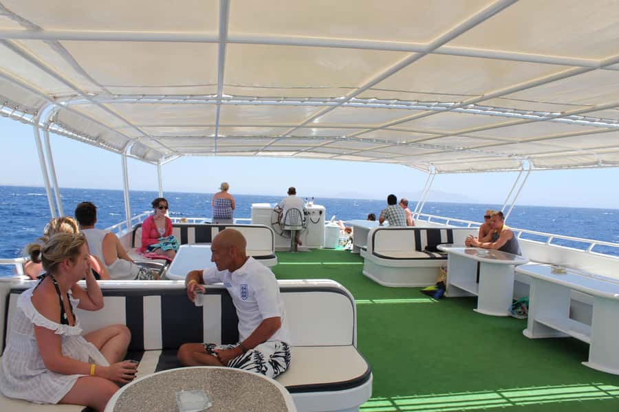 Dahab: luxury Snorkeling cruise with buffet lunch - Lunch: filling, but not always luxurious