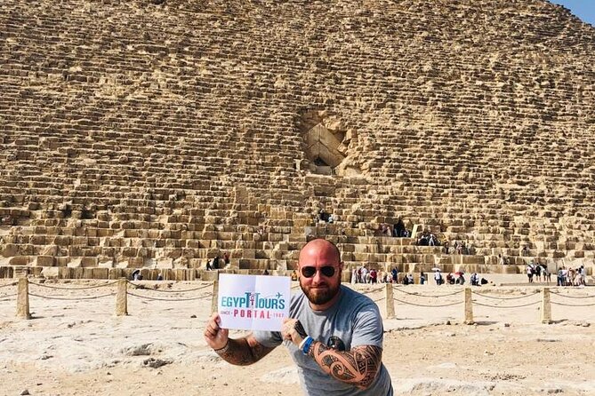 Day Tour to Giza Pyramids Complex, Egyptian Museum & Bazaar - Giza Pyramids: the day’s big moment