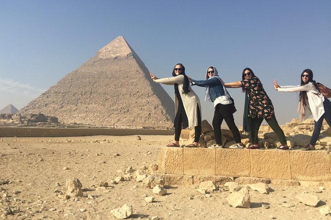 Day Tour To Pyramids of Giza and Egyptian Museum - What the guide adds to the day
