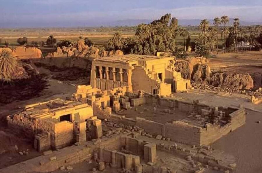 Dendera and Abydos Temples Guided Tour From Luxor - The guide can make or break the day